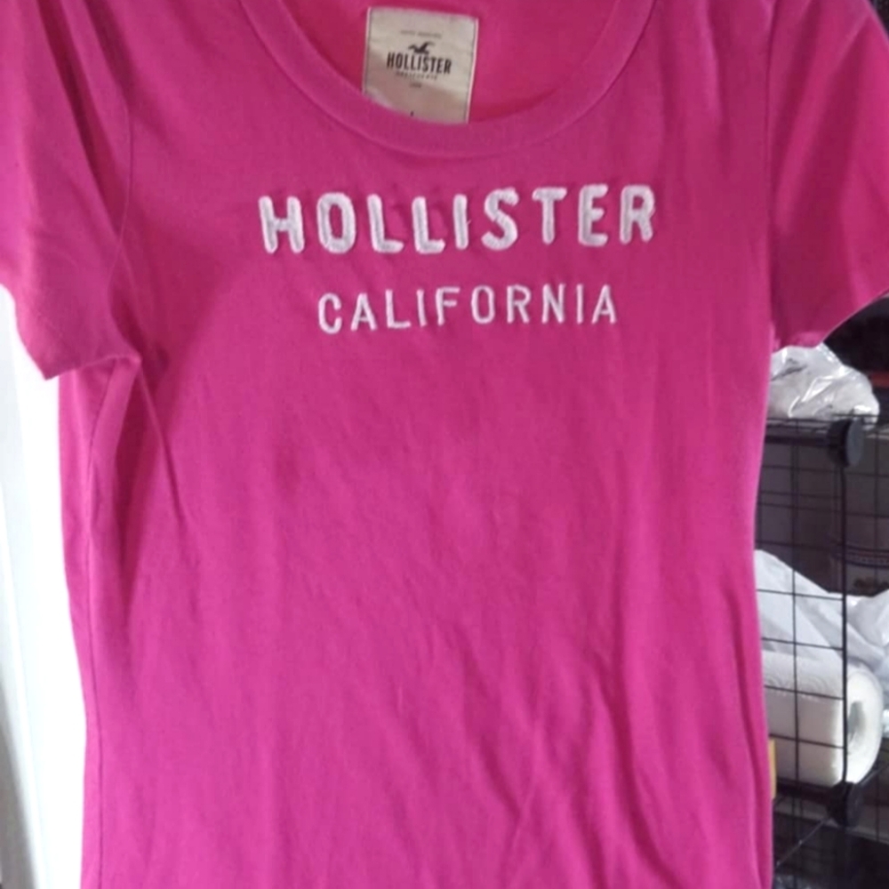 Hollister California Women's Pink Crew Neck T-Shirt